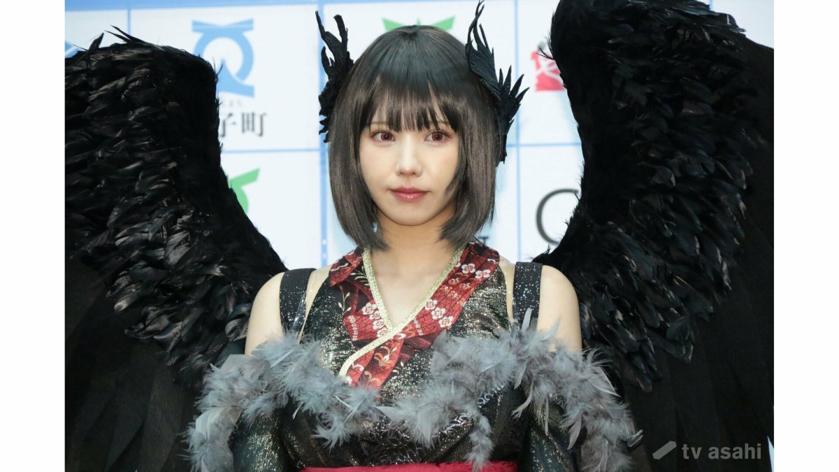 コスプレーヤー・えなこがビキニショットを投稿、コミケ用の写真集の撮影始まる