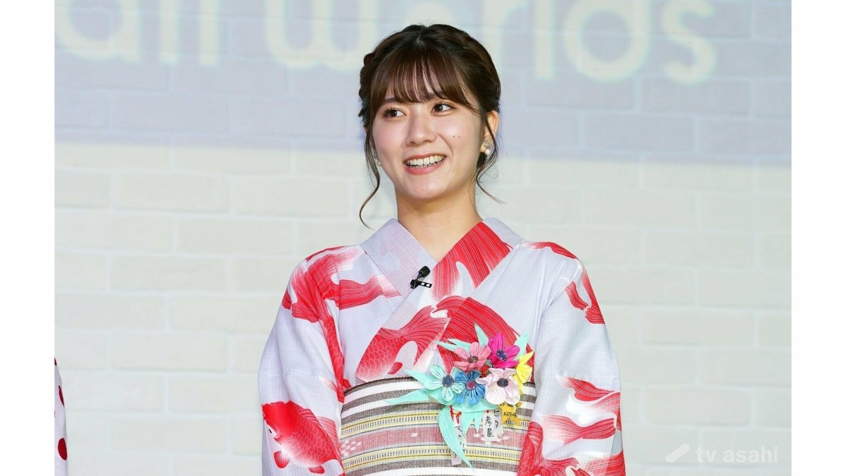 元AKB48で女優の清水麻璃亜が初写真集を発売、ランジェリーショットも