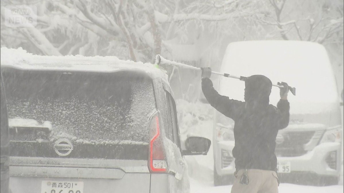 北は初雪　南は台風で“竜巻”発生か…夏・秋・冬 列島で季節が混在