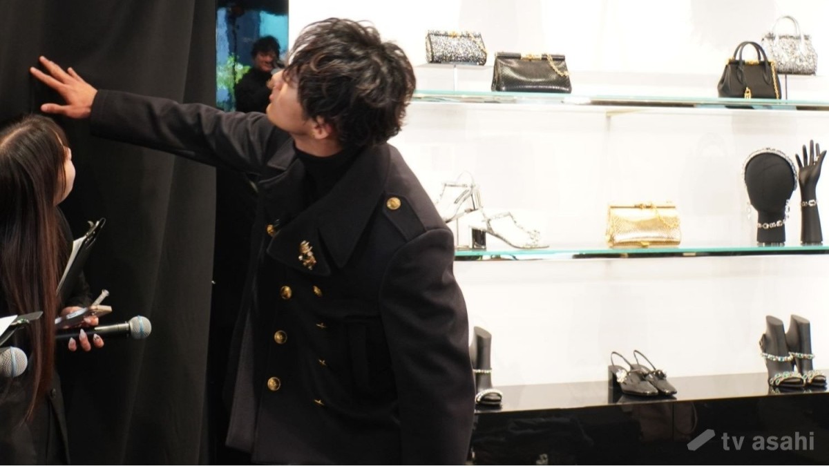 「Snow Man」岩本照、イベント中のハプニングにボディーガードさながらの動き見せる