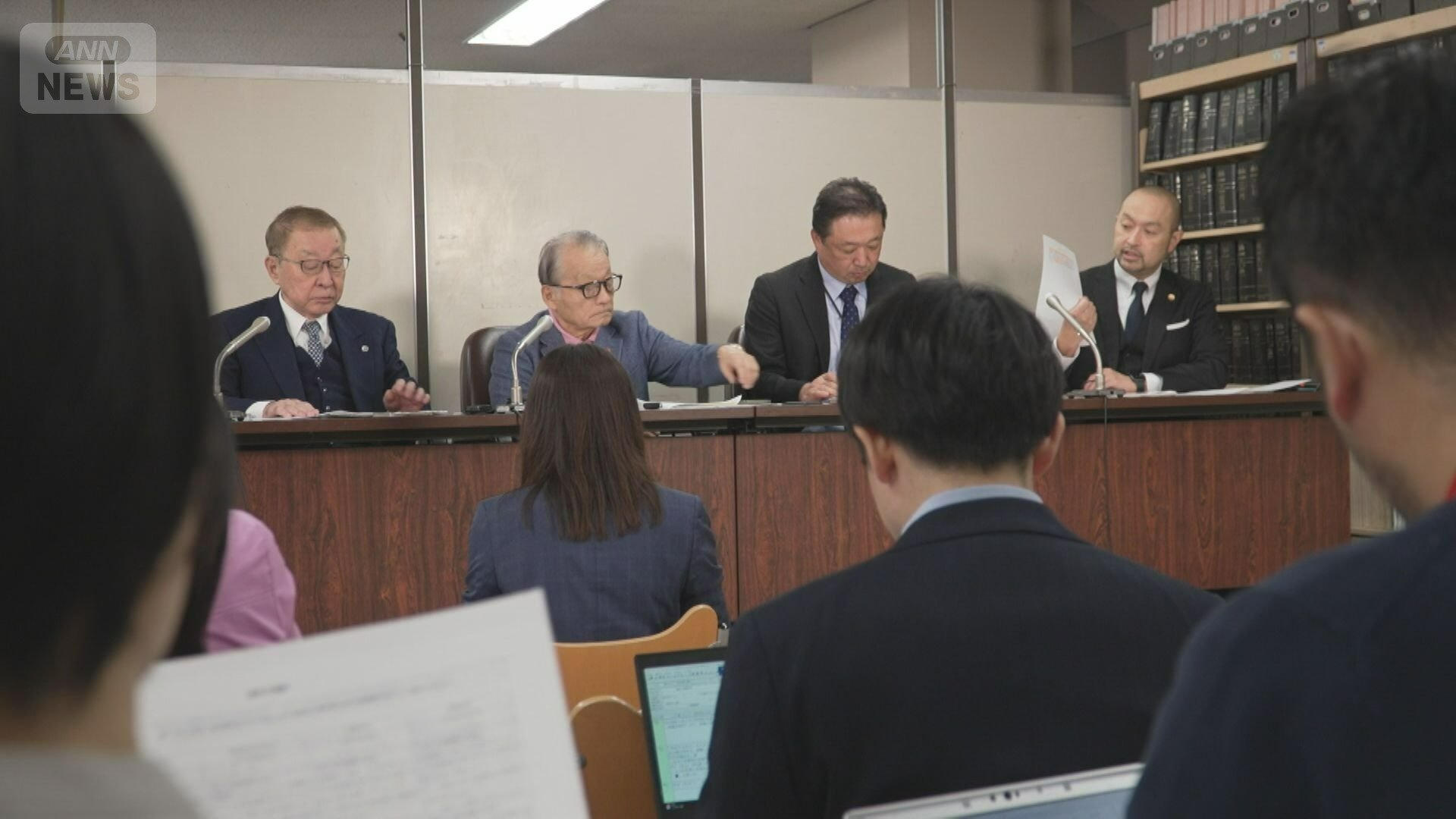 弁護団と支援団体の記者会見(11月12日)