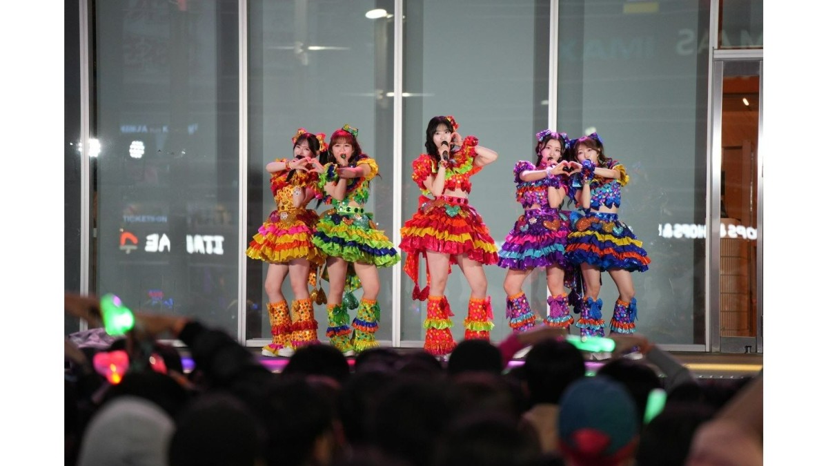 超ときめき宣伝部、新宿歌舞伎町でフリーライブを開催！「6000人集められたら」