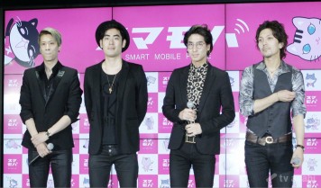 ジョニー・デップ 8年半ぶり アート展PRで来日