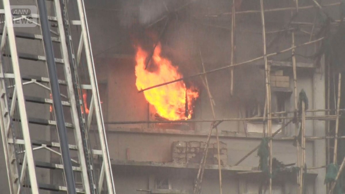 資材が延焼要因?火元は?作業員の喫煙に苦情も 香港高層マンション火災 死者65人に