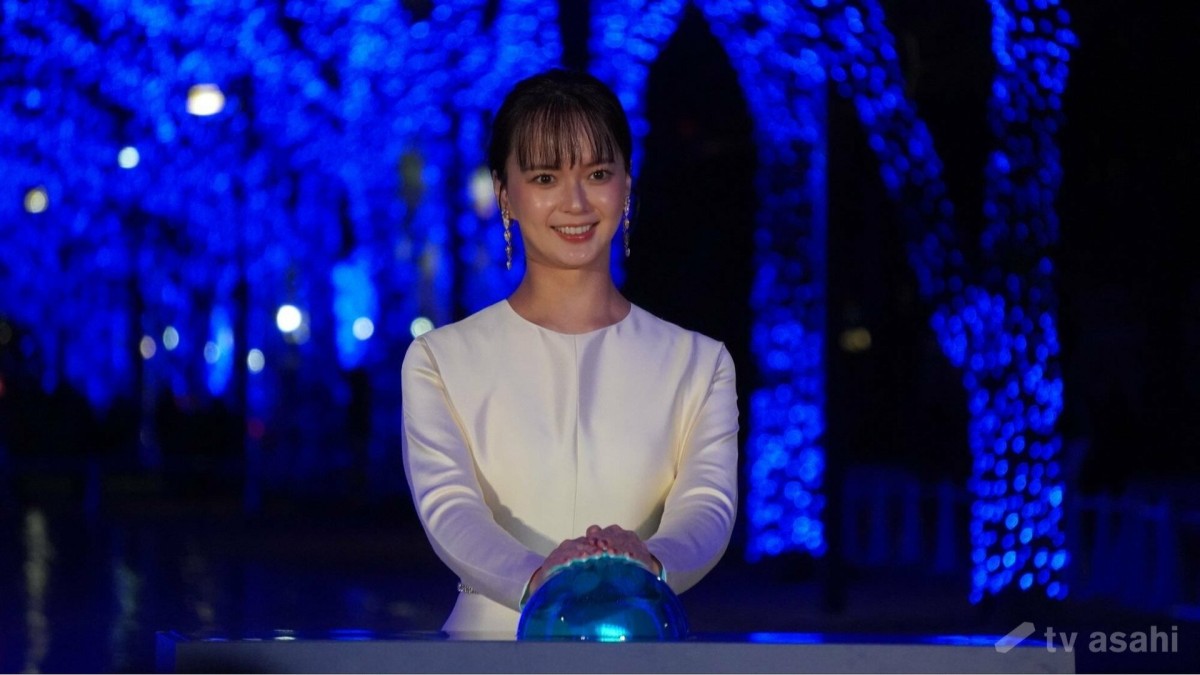 多部未華子、イルミネーションの点灯に笑顔「1年に1度の楽しみ」