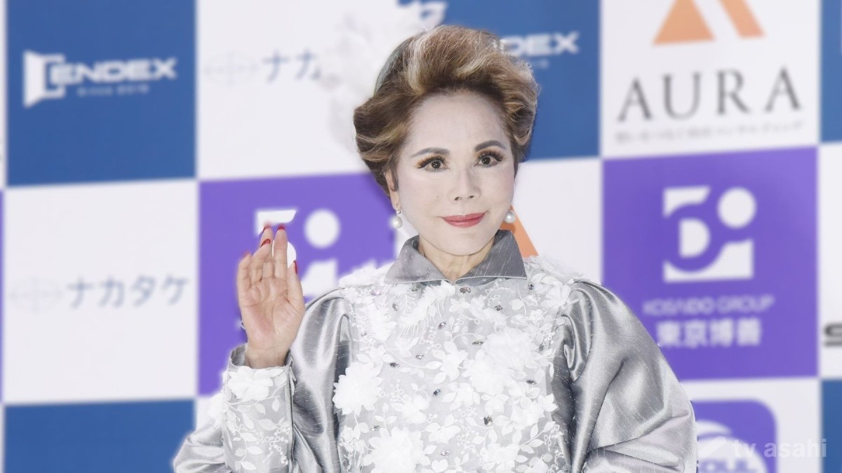 デヴィ夫人“なりすまし投資詐欺”を警告、警察署へ届け出も提出