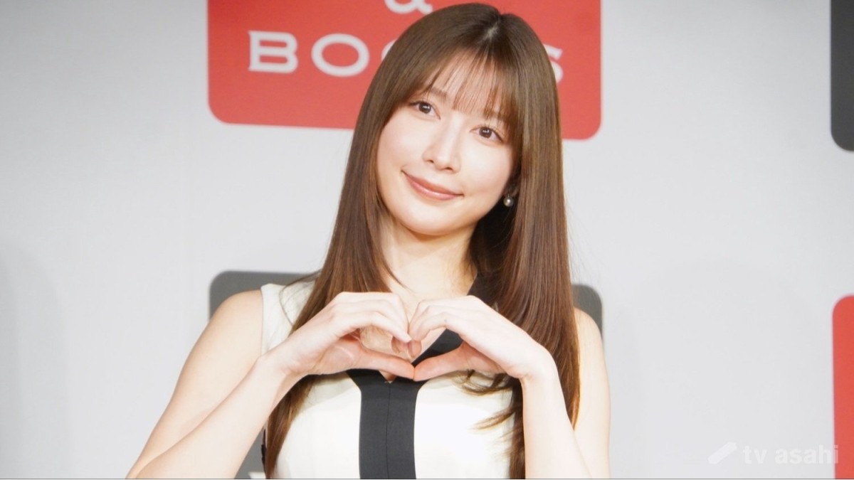 雪平莉左、2026年カレンダーは“彼女感”満載「目につくところに飾って」