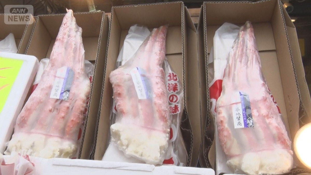 年末アメ横　タラバガニが相場の3〜4割安　値上がり前に計画的に仕入れて販売