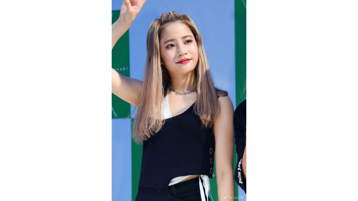 元「lol」のhibikiが結婚　夫と“キス寸前”ショットも公開！