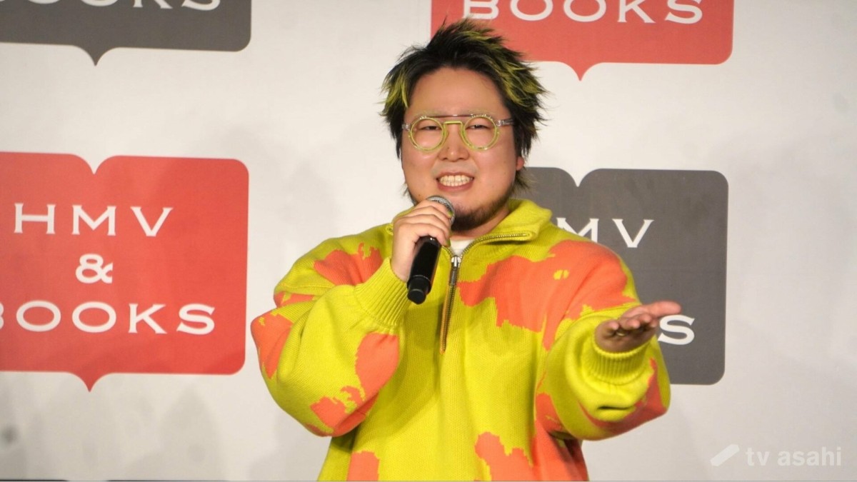 こっちのけんと、ファンと近い距離で曲を披露し「とんでもなく緊張しました」