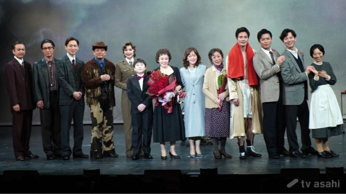 【エンタメ取材現場】大竹しのぶ、岩崎宏美、中村長三郎　ミュージカル「ピアフ」上演200回記念カーテンコール