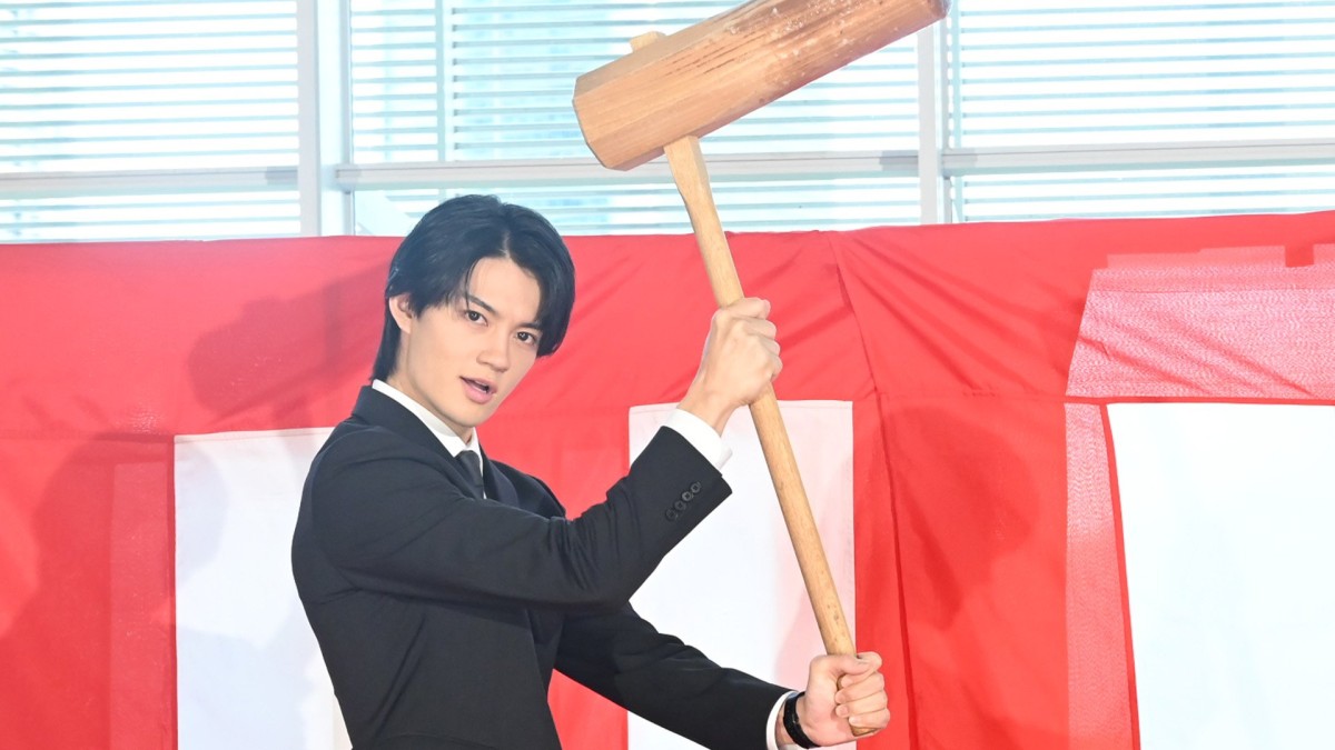 【佐野勇斗】イイじゃん！歓声にポーズで応える『おコメの女』出演者で餅つきイベント