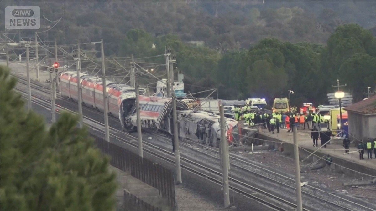 スペインで高速鉄道が脱線…39人死亡　運転士ら“書簡で警告”の情報も