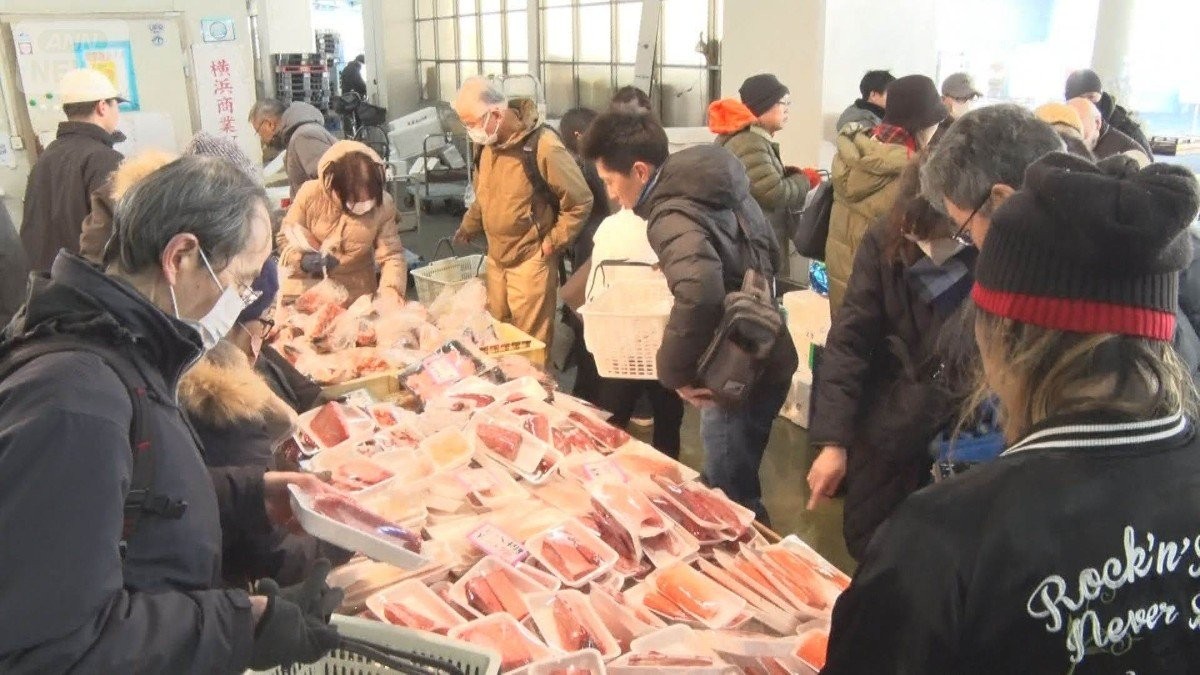 激安マグロに大行列　横浜南部市場「土曜市」で鮮魚も野菜も驚きの価格に