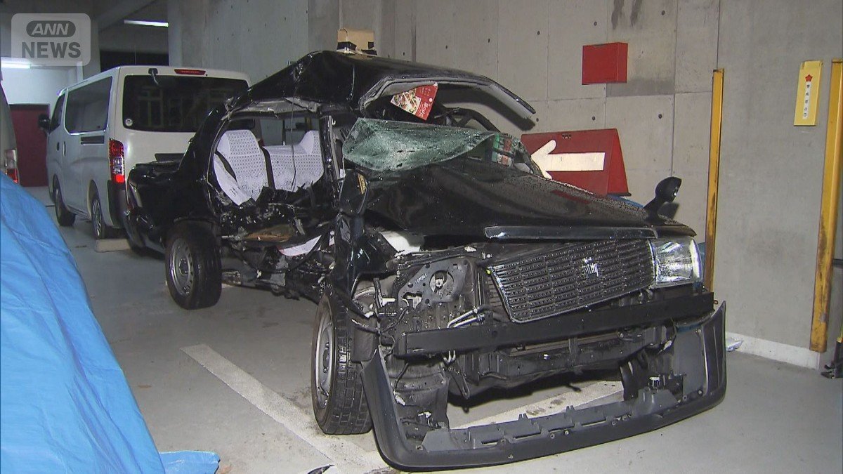 時速146キロで激突され大破したタクシー（2018年、津市）
