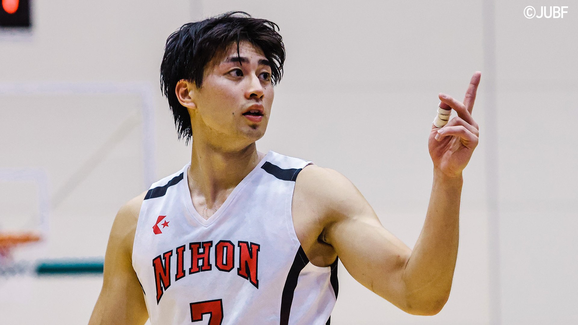 日本大学でプレーする新井選手