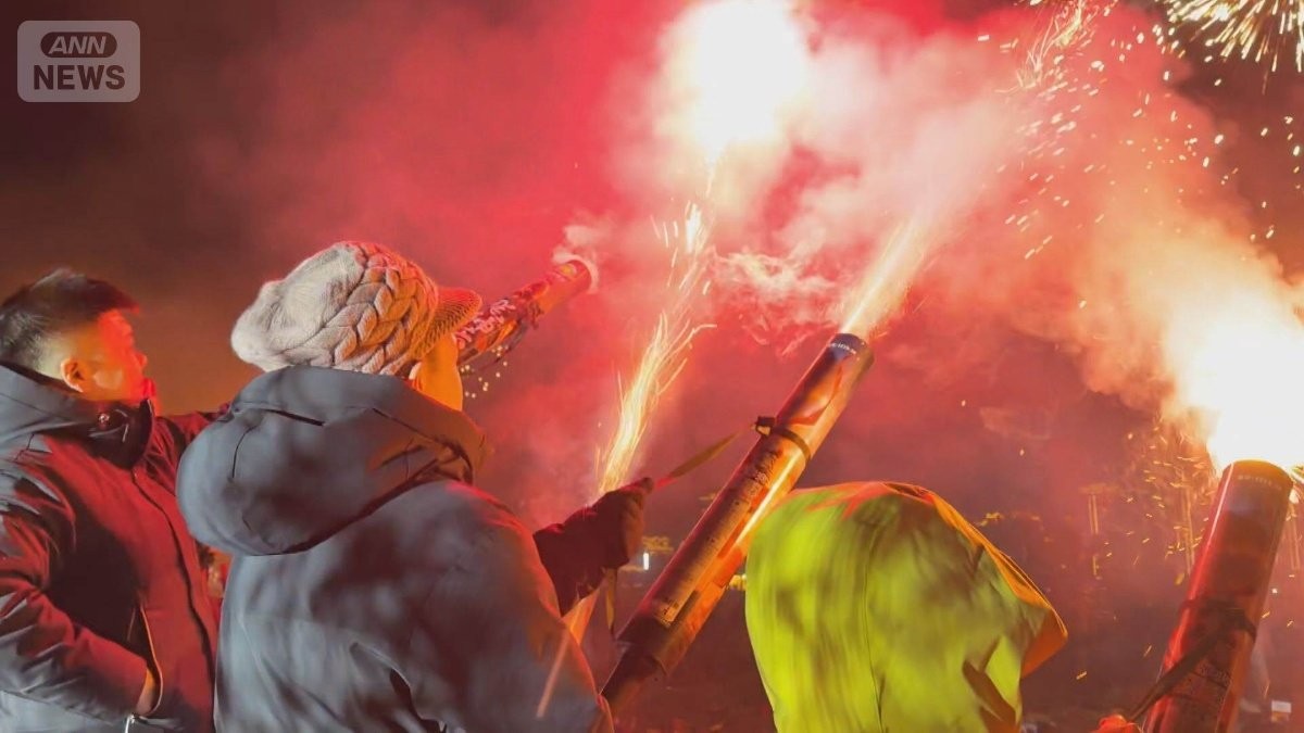 中国春節　爆竹や花火が解禁…大規模火災で死者も　訪日自粛「航空券取れる」タイ人気