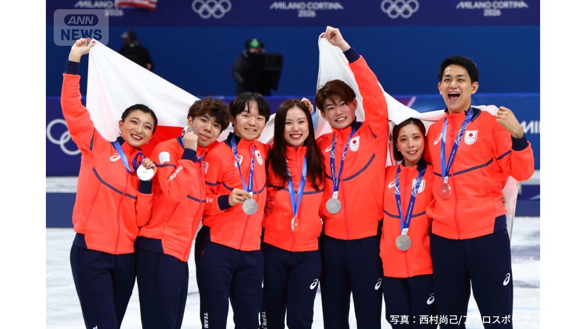 喜びを分かち合う日本チーム