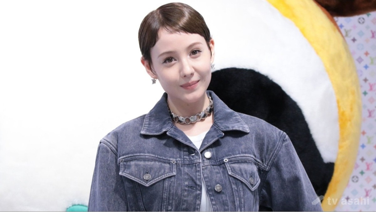 トリンドル玲奈、出産を報告「夫とともに育児に奮闘しております」夫は俳優・山本直寛