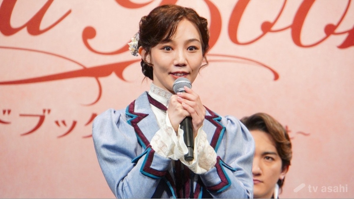 咲妃みゆ、宝塚時代の同期・花乃まりあから「天才演劇少女」と評され大照れ