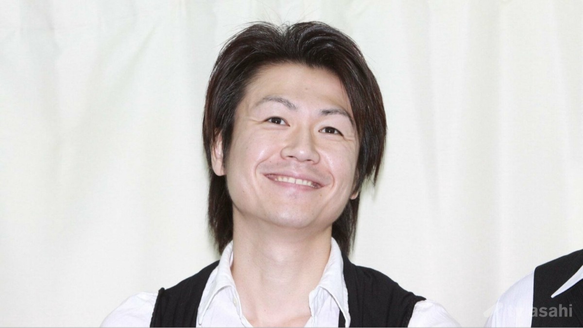 城咲仁がひな祭りの家族ショットを公開！「毎年家族で一緒に平和に飾れたら幸せ」先月第1子誕生を発表