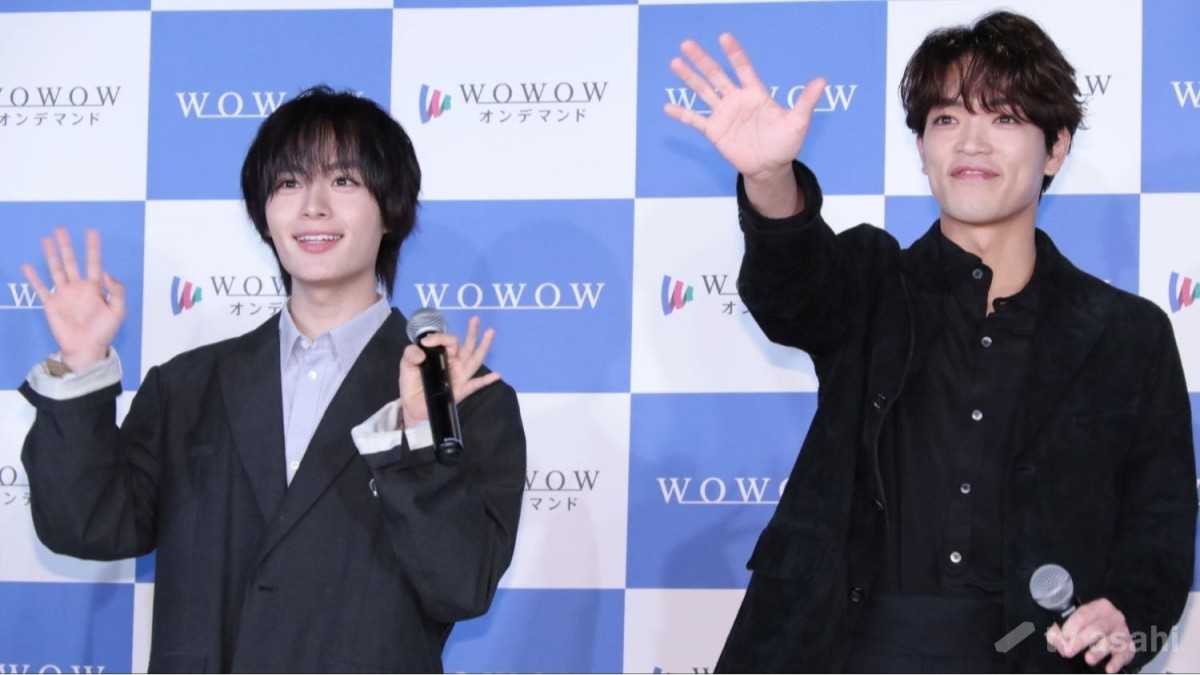 「timelesz」原嘉孝、「なにわ男子」大西流星の肩をギュっと抱き、ネタバレ阻止！