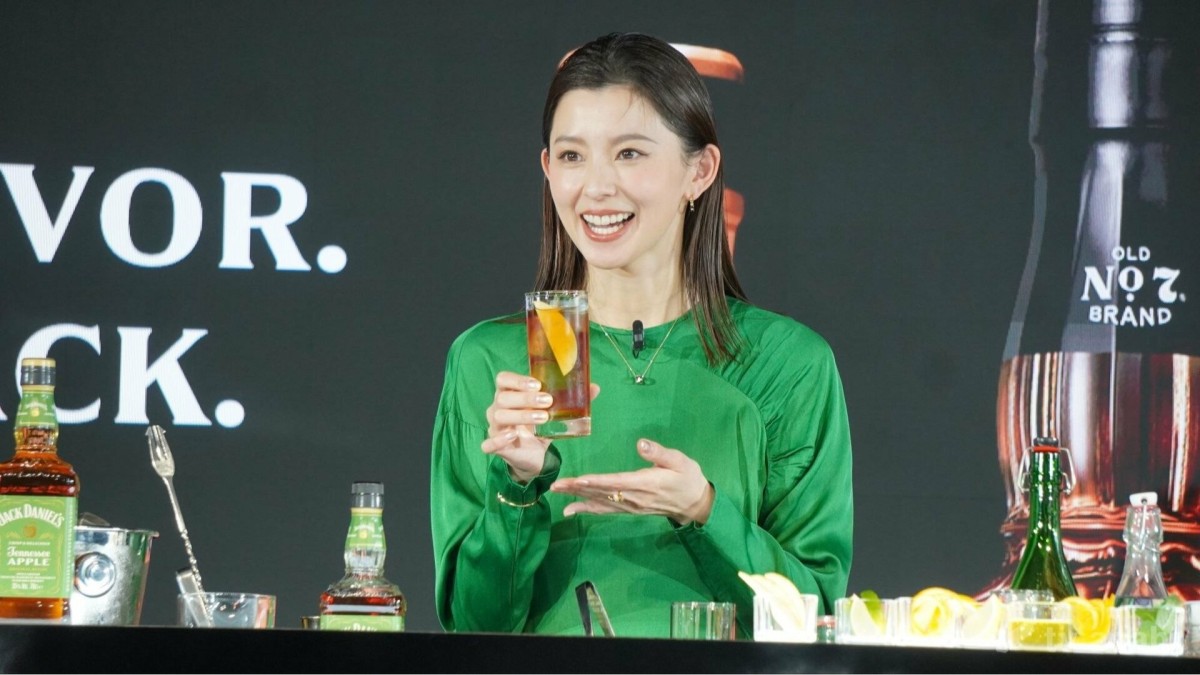 朝比奈彩が人生初のカクテル作りに挑戦！やる気満々で取り組み結果は…「めちゃくちゃおいしい」