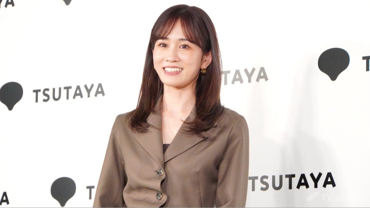 “大胆露出”の前田敦子写真集の公式Xが注意喚起「デジ化は著作権法違反です」