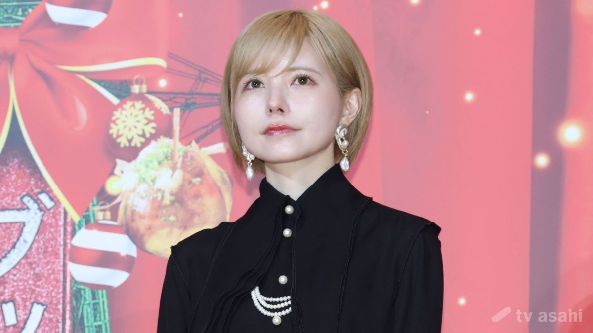 益若つばさ、中国化粧品に無断で商標登録された！？「まさか本名を取られる日が来るとは、、！」