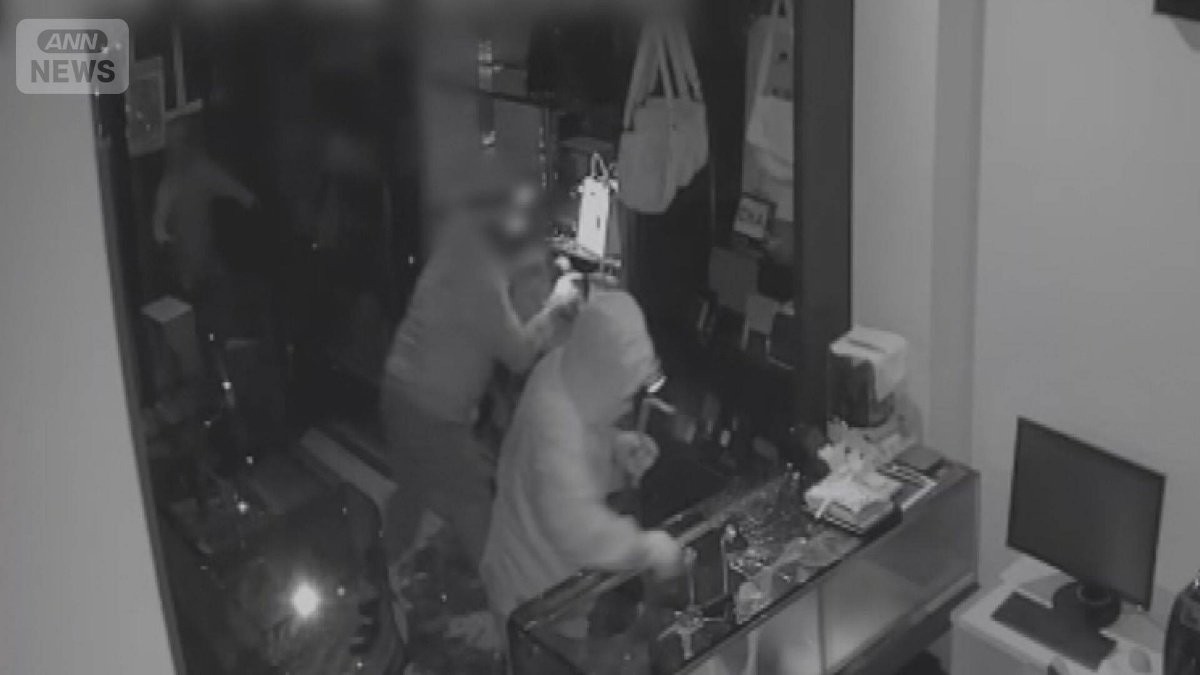 ブランド品店からエルメスばかり1億2000万円相当盗む　男3人ショーケースたたき割る