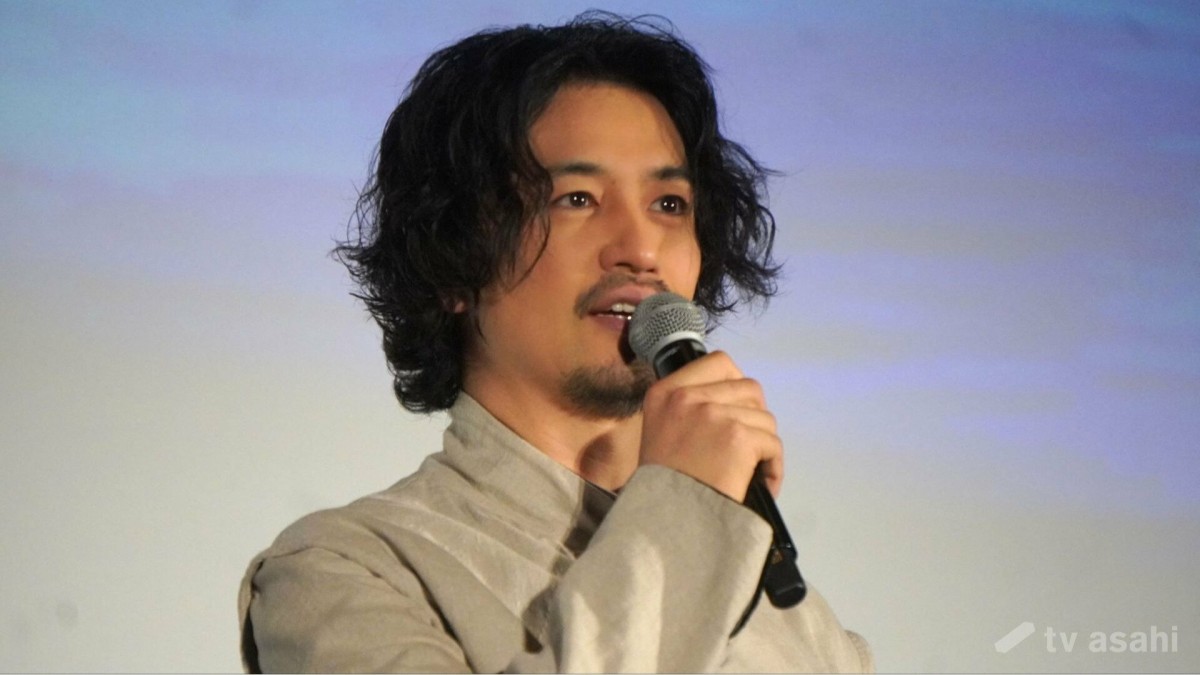 斎藤工、舞台挨拶中にトイレへ「40分持たない頻尿なので…」
