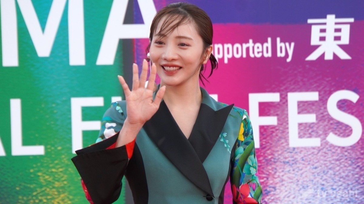 能條愛未、結婚後初の公の場！“梨園の妻”として着付けをマスター「家でひたすら自主練」