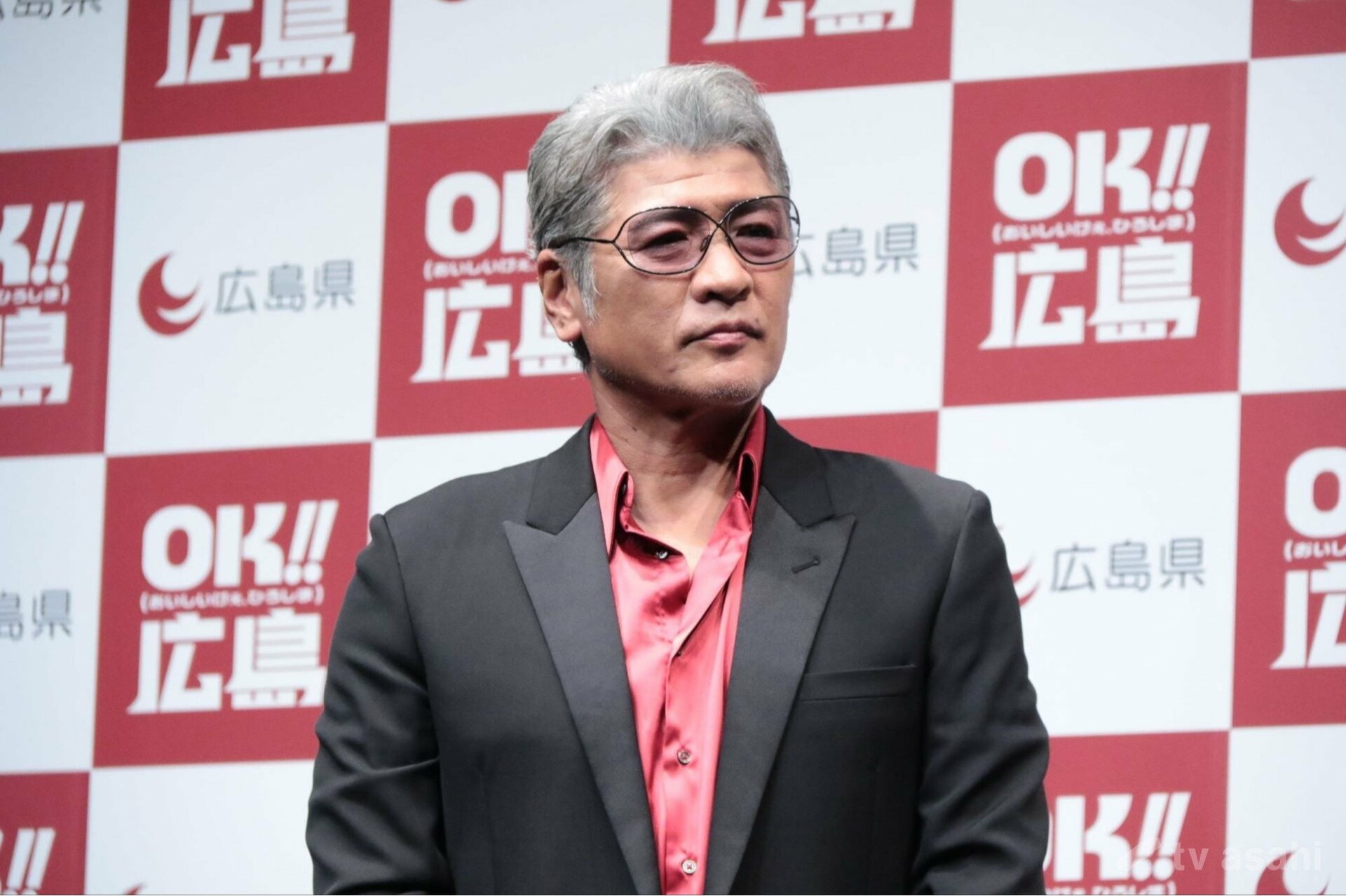 吉川晃司が左目の失明危機に陥り緊急手術、今月の2公演を延期に
