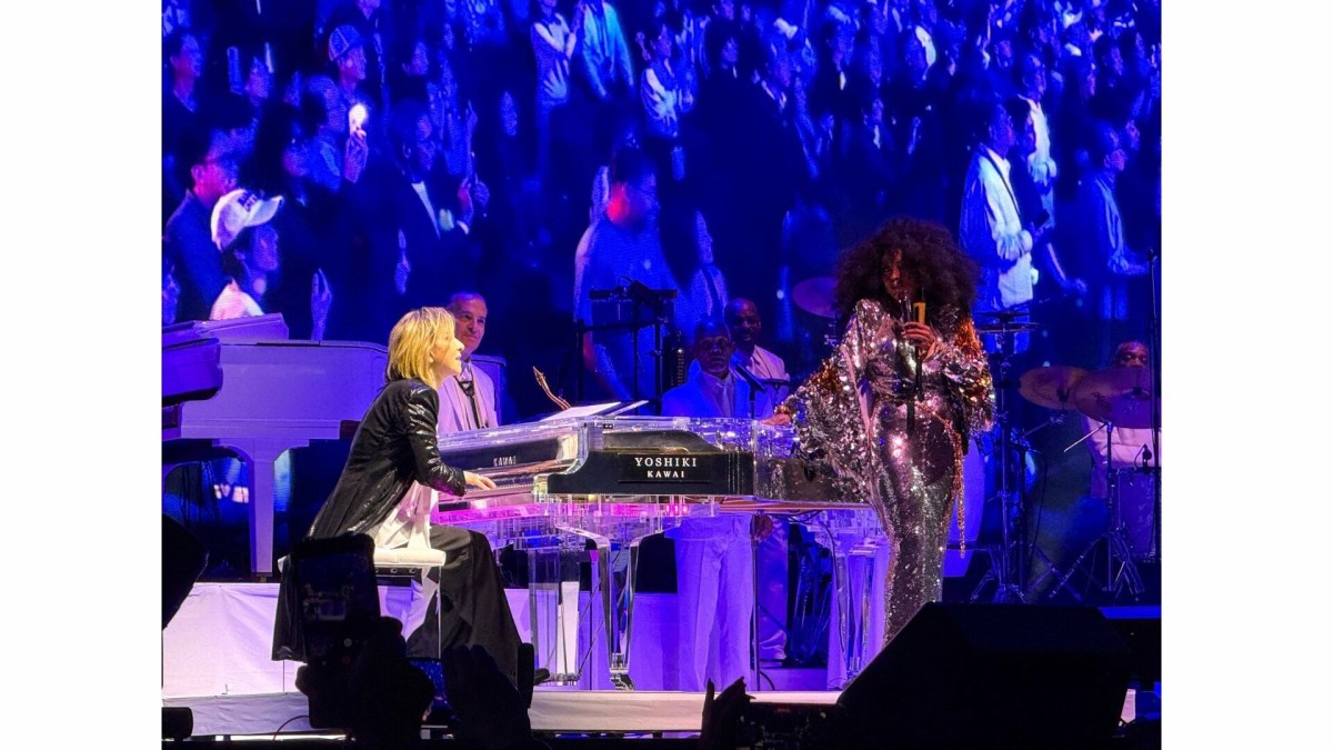 YOSHIKI、ダイアナ・ロス来日公演でサプライズ共演！名曲「If We Hold On Together」を披露