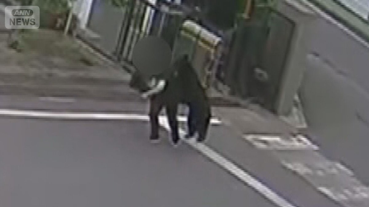 クマが追いかけ掴みかかる“襲撃の一部始終”工場に侵入4人けが
