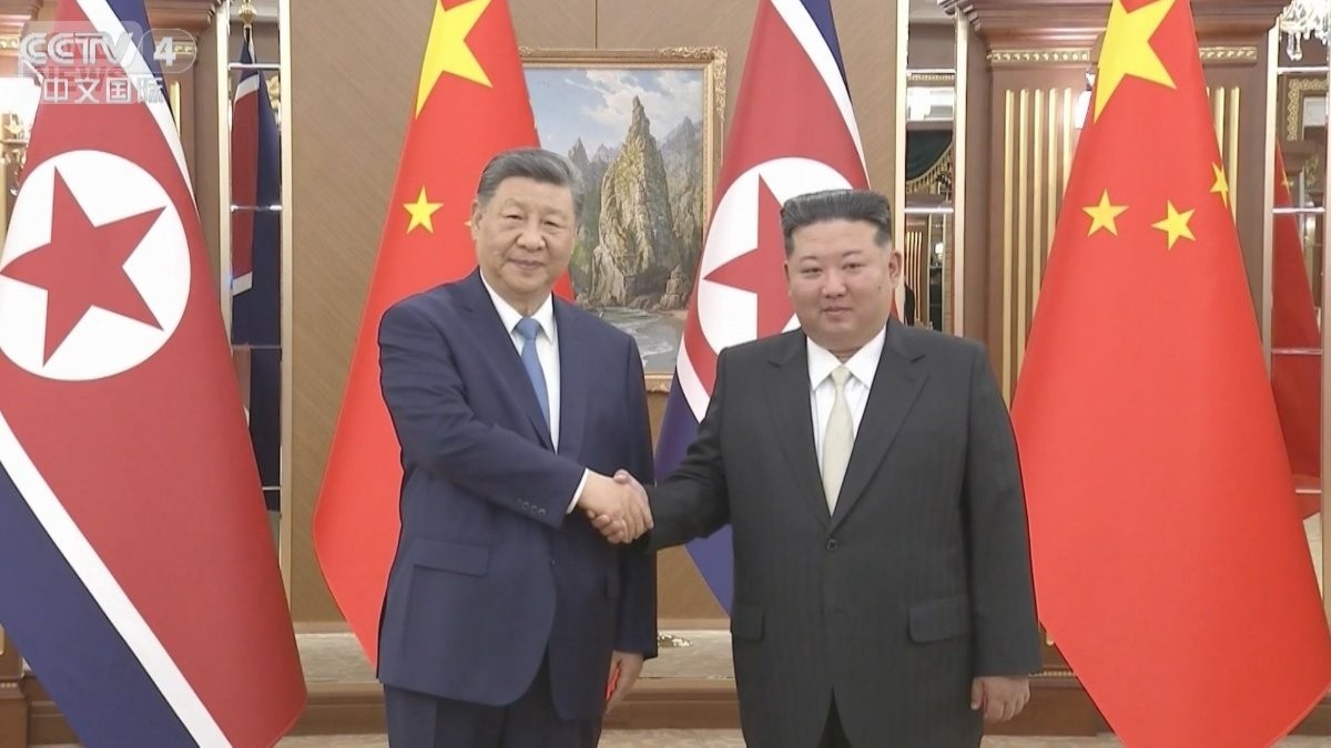 発表文書に『非核化』言及なし　中国・習主席が7年ぶりの訪朝　国防相の姿も