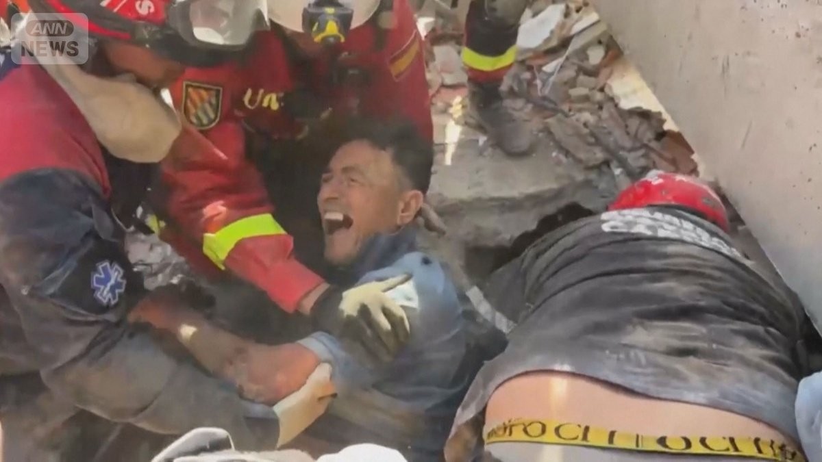 死者1700人超のベネズエラ地震　106時間ぶりに男性“奇跡の救出”