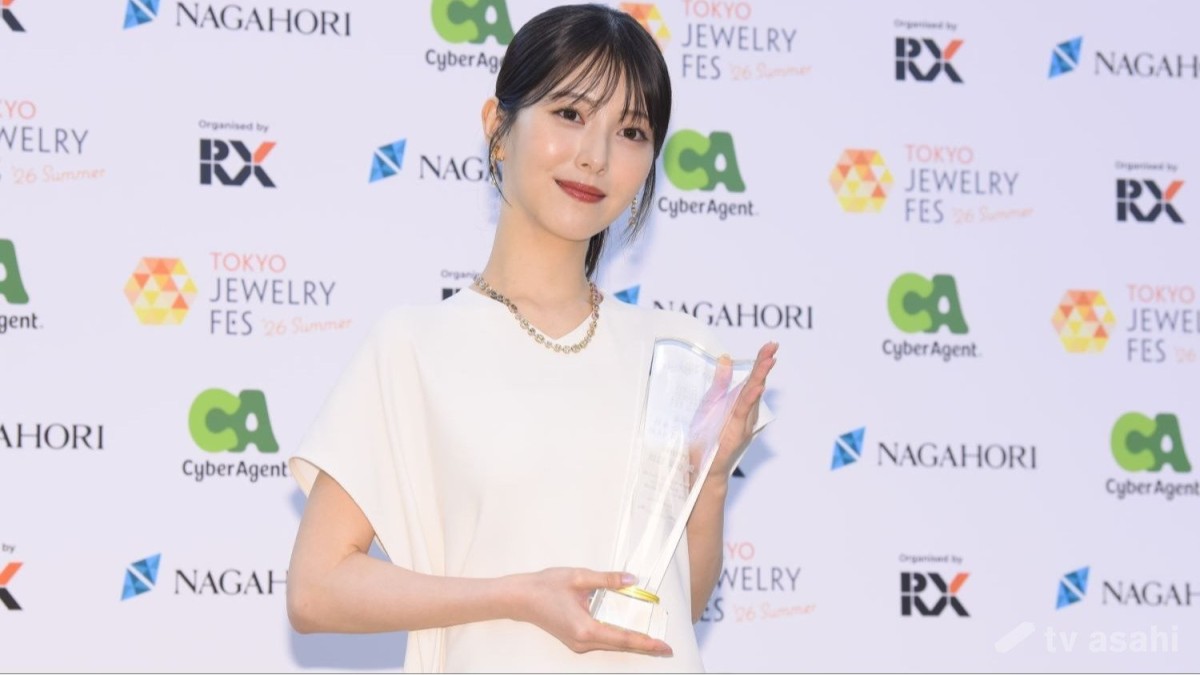 浜辺美波、早苗バッグと初対面！「生で見られた」