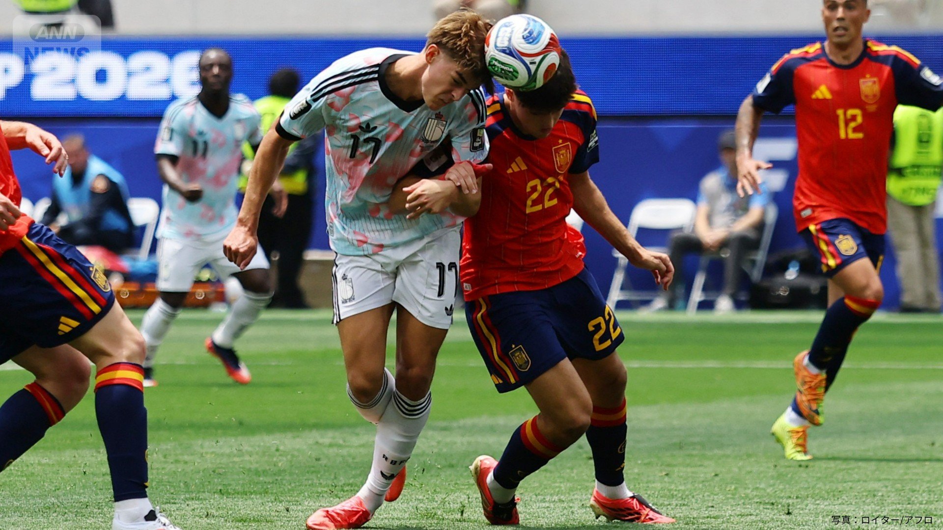 同点弾を決めるシャルル・デケテラーレ選手(7月11日)