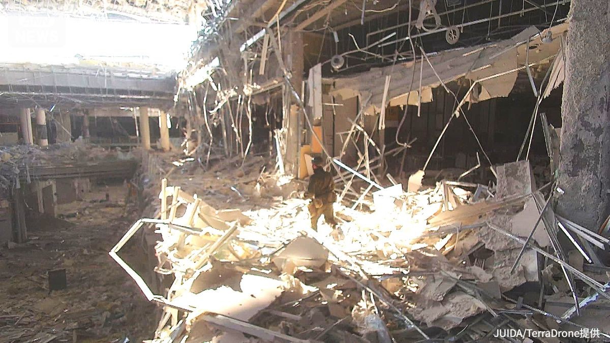 【随時更新】イオンモール熊本で爆発　ガス漏れが原因か　数人の死亡確認　従業員とみられる20〜30人の安否不明　　「ドンッ」という大きな音が…　自衛隊も救助活動に　熊本で震度7の地震発生