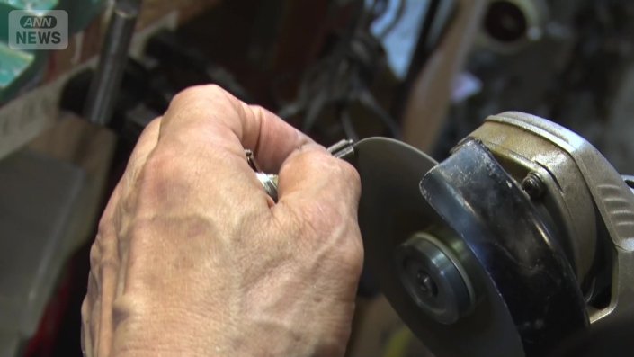 手作業で整え…