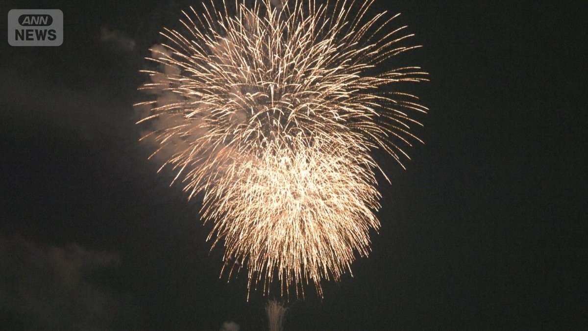 “中止になった花火” 夜空へ　物価高で花火大会に苦境　中止や縮小相次ぐ