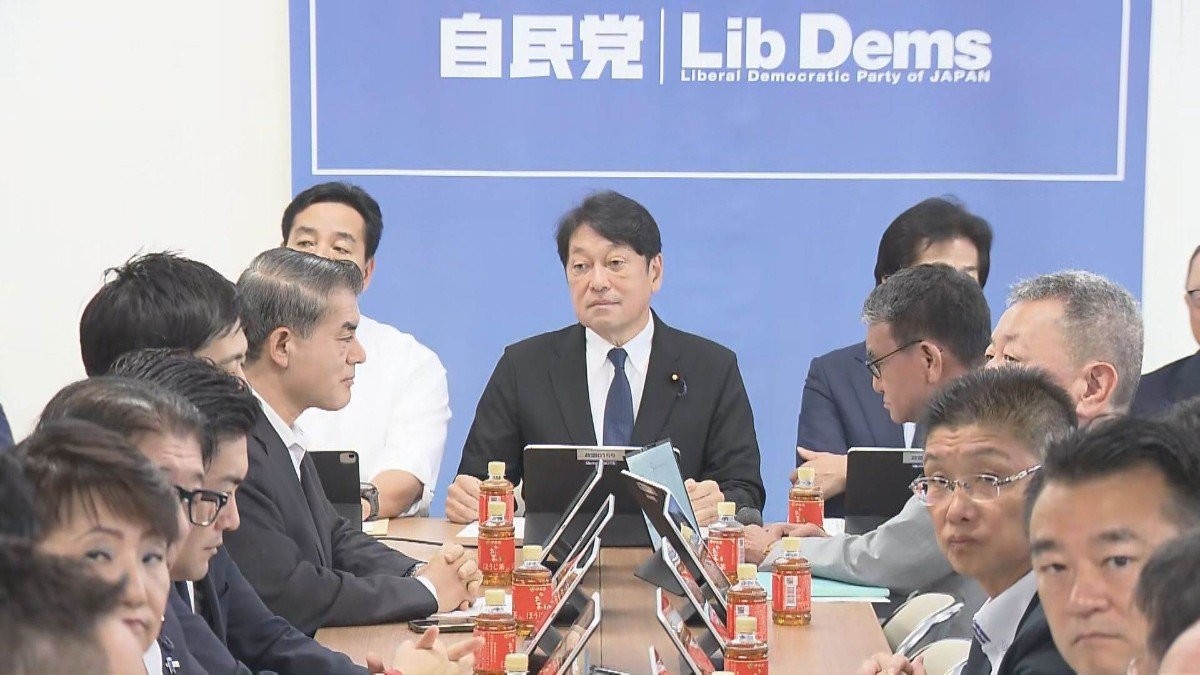 「消費税1％」5日にも閣議決定　自民会合で異論相次ぐも税調会長一任、大筋了承