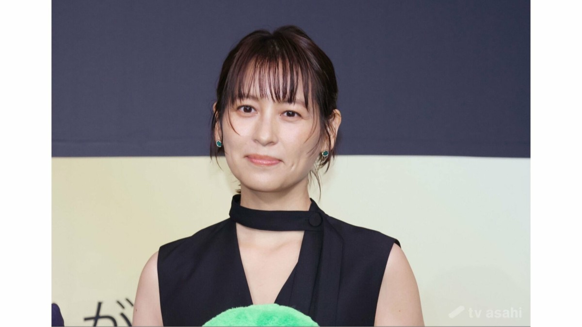 青木裕子が、ナイナイ矢部浩之との夫婦仲良しショットを公開、家族旅行を満喫