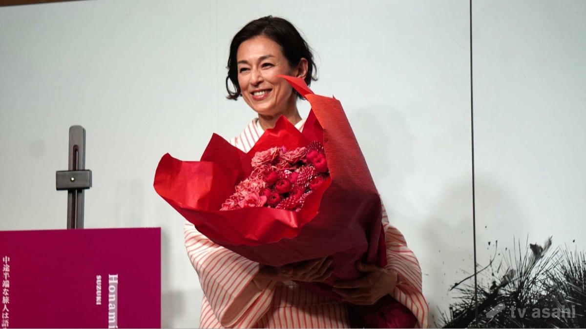 鈴木保奈美が還暦を迎えた心境を明かす「この先思い残すことがないようにやり尽くしていこう」