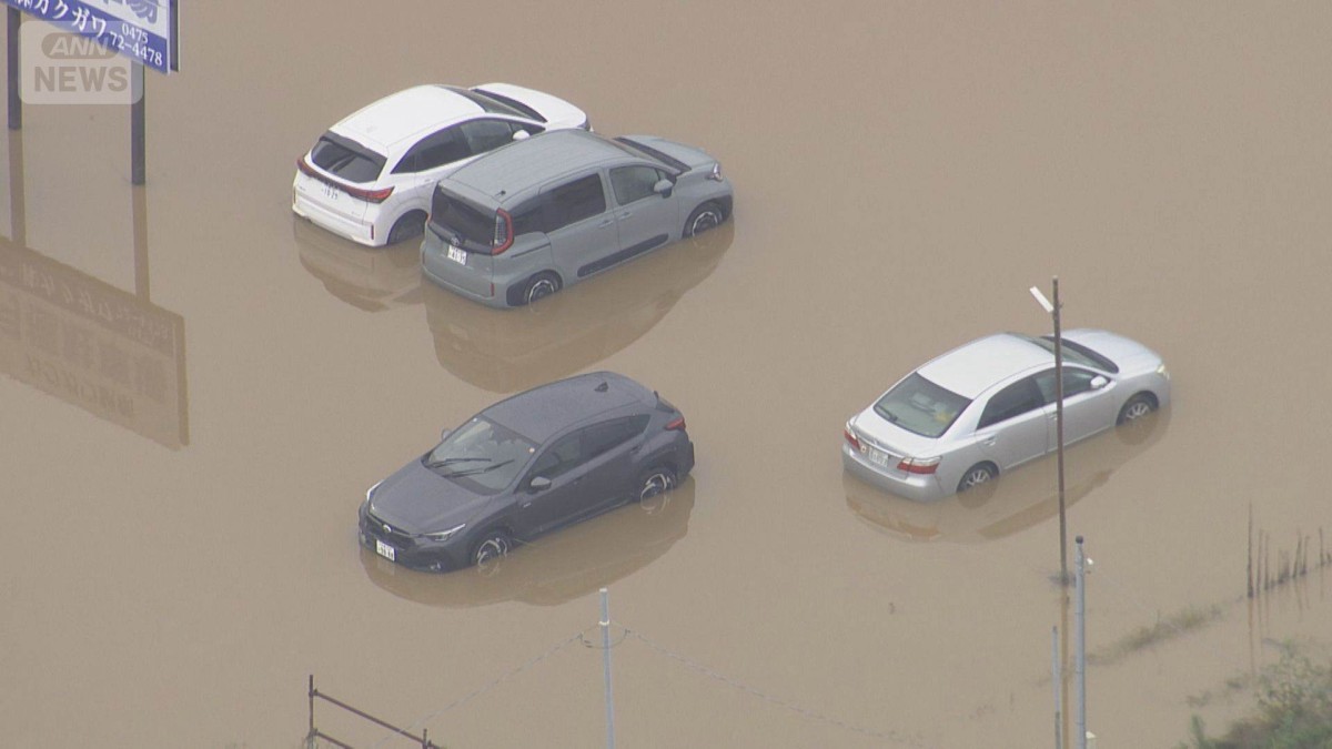 田んぼ近くの道路「湖みたいに」　生活道路の“低い場所” でも…車水没で死者相次ぐ